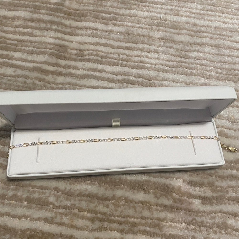 FIGARO Ankle Bracelet. 10 Inches